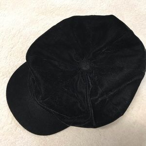 Black baker boy hat